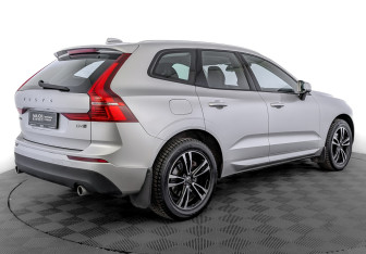 Подержанный автомобиль Volvo XC60 2019 года (5 фото)