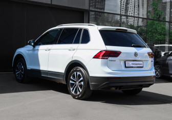 Подержанный автомобиль Volkswagen Tiguan 2019 года (6 фото)