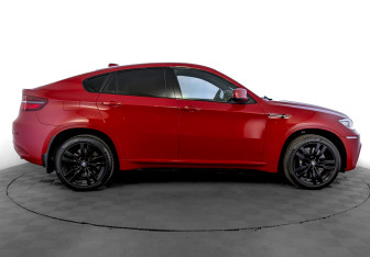 Подержанный автомобиль BMW X6 M 2011 года (4 фото)