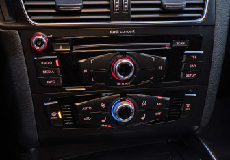 Подержанный автомобиль Audi Q5 2015 года (18 фото)