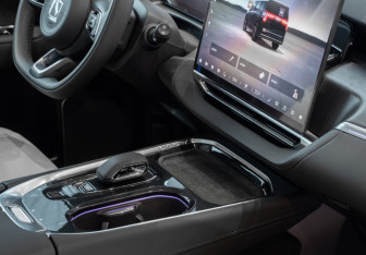 Новый Zeekr 009 2024 (28 фото)