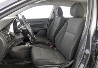 Подержанный автомобиль Kia Rio Hatchback 2021 года (20 фото)
