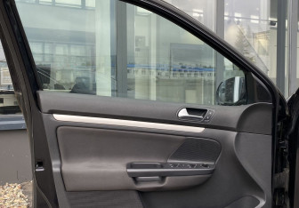 Подержанный автомобиль Volkswagen Jetta Sedan 2009 года (15 фото)