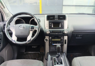 Подержанный автомобиль Toyota Land Cruiser Prado 2012 года (14 фото)