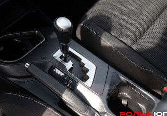 Подержанный автомобиль Toyota RAV4 2019 года (15 фото)