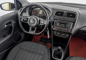Подержанный автомобиль Volkswagen Polo Sedan 2018 года (28 фото)