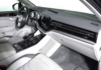 Подержанный автомобиль Volkswagen Touareg 2018 года (11 фото)