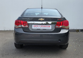 Подержанный автомобиль Chevrolet Cruze Sedan 2011 года (6 фото)