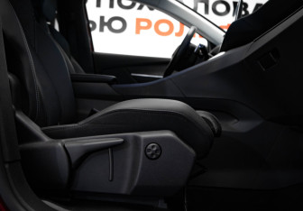 Подержанный автомобиль Peugeot 3008 2021 года (28 фото)