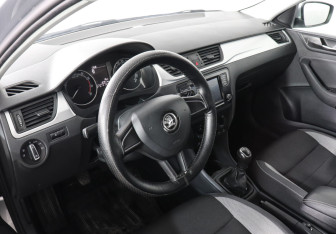 Подержанный автомобиль Skoda Rapid Liftback 2018 года (9 фото)