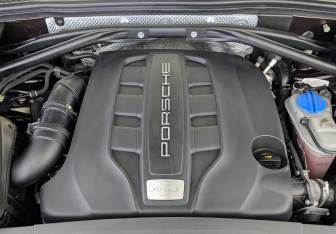 Подержанный автомобиль Porsche Macan 2015 года (9 фото)