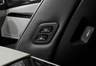 Подержанный автомобиль Kia Carnival 2022 года (23 фото)