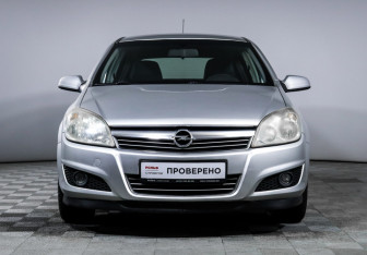 Подержанный автомобиль Opel Astra Hatchback 2007 года (2 фото)