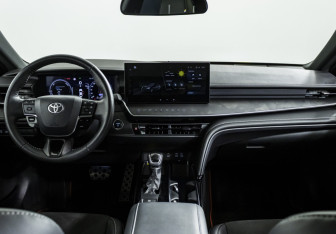 Подержанный автомобиль Toyota Camry Sedan 2024 года (14 фото)