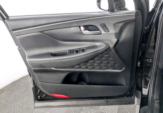 Подержанный автомобиль Hyundai Santa Fe 2020 года (19 фото)