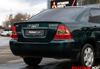 Подержанный автомобиль Toyota Corolla Sedan 2006 года (19 фото)