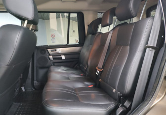 Подержанный автомобиль Land Rover Discovery 2013 года (10 фото)