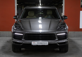 Подержанный автомобиль Porsche Cayenne 2019 года (2 фото)