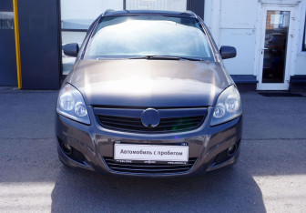 Подержанный автомобиль Opel Zafira Compactvan 2012 года (2 фото)