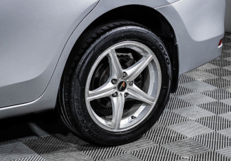 Подержанный автомобиль Toyota Corolla Sedan 2014 года (15 фото)