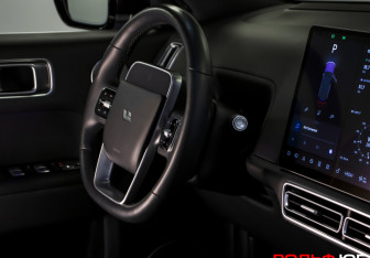 Подержанный автомобиль LiXiang L9 2023 года (25 фото)