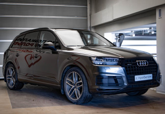 Подержанный автомобиль Audi Q7 2018 года (3 фото)