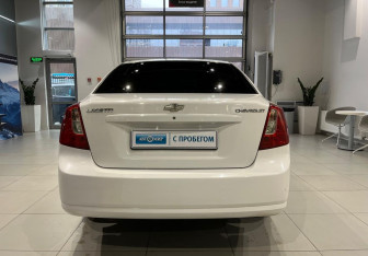Подержанный автомобиль Chevrolet Lacetti Sedan 2010 года (5 фото)