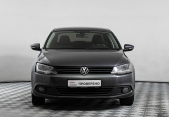 Подержанный автомобиль Volkswagen Jetta Sedan 2011 года (2 фото)