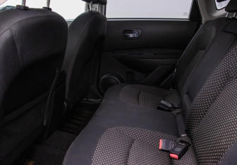 Подержанный автомобиль Nissan Qashqai 2008 года (11 фото)