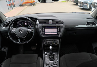 Подержанный автомобиль Volkswagen Tiguan 2017 года (10 фото)