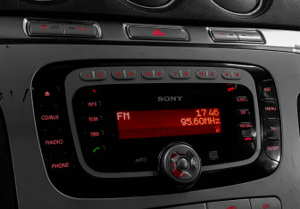 Подержанный автомобиль Ford S-MAX 2008 года (13 фото)