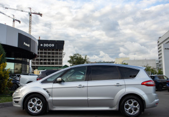 Подержанный автомобиль Ford S-MAX 2011 года (6 фото)