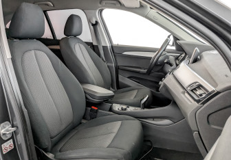 Подержанный автомобиль BMW X1 2019 года (23 фото)