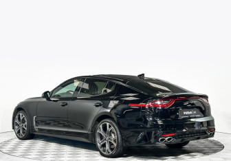 Подержанный автомобиль Kia Stinger 2018 года (7 фото)
