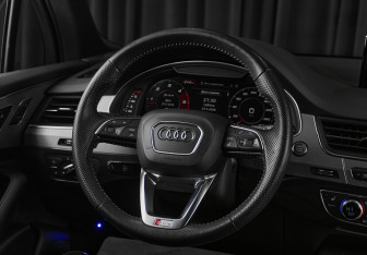 Подержанный автомобиль Audi Q7 2019 года (13 фото)