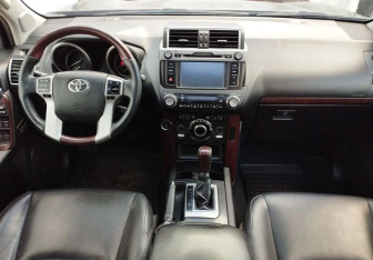 Подержанный автомобиль Toyota Land Cruiser Prado 2016 года (9 фото)
