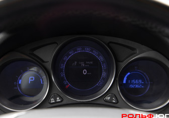 Подержанный автомобиль Citroen C4 Hatchback 2011 года (9 фото)