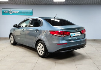 Подержанный автомобиль Kia Rio Sedan 2015 года (7 фото)