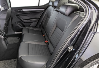 Подержанный автомобиль Skoda Superb Liftback 2020 года (18 фото)