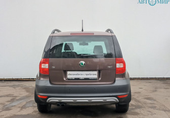 Подержанный автомобиль Skoda Yeti 2013 года (6 фото)