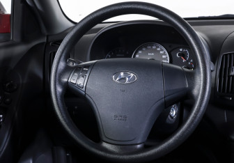 Подержанный автомобиль Hyundai Elantra Sedan 2007 года (13 фото)