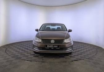 Подержанный автомобиль Volkswagen Polo Sedan 2015 года (2 фото)