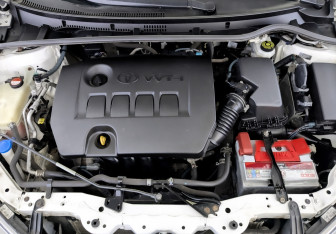 Подержанный автомобиль Toyota Corolla Sedan 2015 года (9 фото)