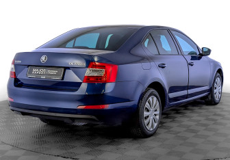 Подержанный автомобиль Skoda Octavia Liftback 2015 года (5 фото)