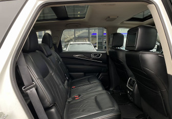 Подержанный автомобиль Infiniti JX 2013 года (26 фото)