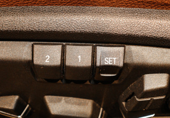 Подержанный автомобиль BMW X6 2016 года (15 фото)