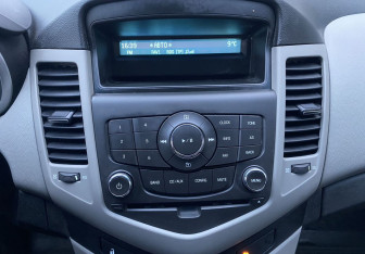 Подержанный автомобиль Chevrolet Cruze Hatchback 2012 года (14 фото)