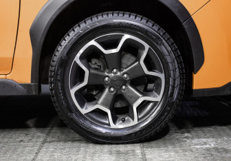 Подержанный автомобиль Subaru XV 2012 года (23 фото)