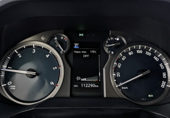 Подержанный автомобиль Toyota Land Cruiser Prado 2021 года (16 фото)