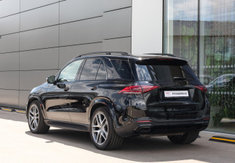 Подержанный автомобиль Mercedes-Benz GLE 2021 года (7 фото)